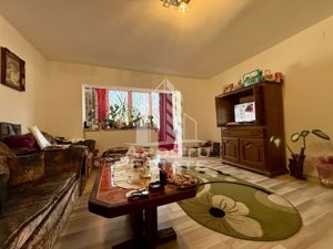 Apartament 3 camere, decomandat, garaj, centrala proprie, zona Lunei - imagine 7