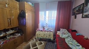 Apartament cu 3 camere, centrala proprie, etaj 3, zona Lipovei - imagine 4