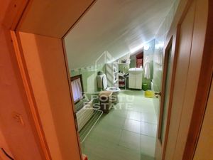 Apartament pe 4 camere, renovat complet la curte comuna in Balcescu - imagine 14