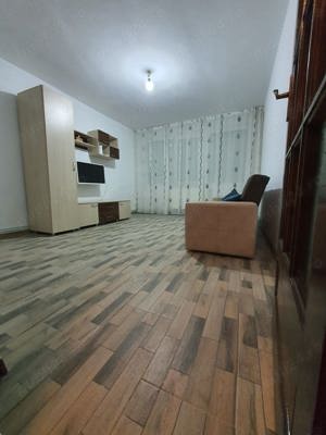 Apartament 2 camere decomandat și mobilat totul nou electro casnice și mobila situat in bl 14 Petril - imagine 4