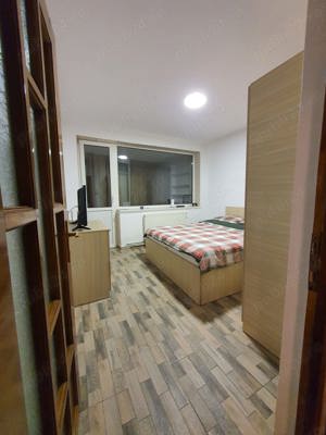 Apartament 2 camere decomandat și mobilat totul nou electro casnice și mobila situat in bl 14 Petril - imagine 5