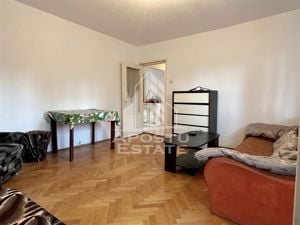 Apartament trei camere decomandat etaj intermediar