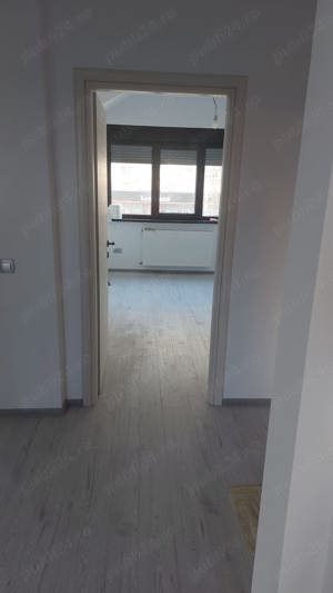 Inchiriez apartament nemobilat cu 3 camere Calea Mosilor Sector2 - imagine 4