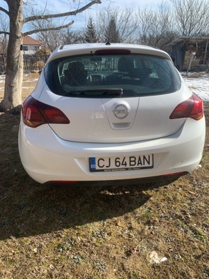 vand Opel Astra, an 2010  - imagine 2