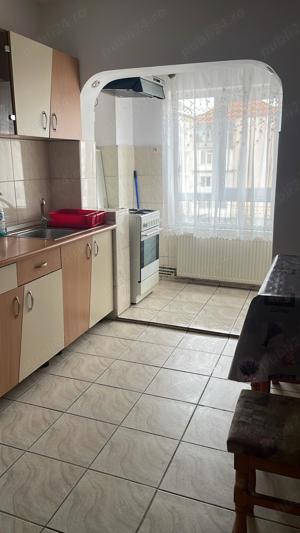 Închiriez apartament - imagine 4