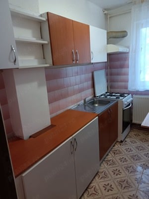 Închiriez apartament 2 camere  - imagine 5