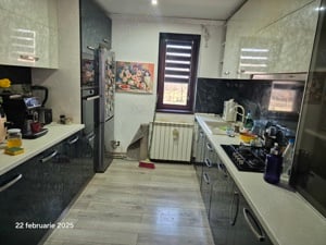 Apartament 4 camere de vanzare etaj 3 zona Soarelui