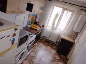   Închiriez apartament 2 camere la Piața Mică, pe strada Tudor Vladimirescu, vis-a-vis de Plaza Arad - imagine 5