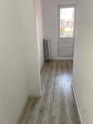 Proprietar vând garsoniera decomandata din construcție, 28mp, etaj 3, cu balcon.  - imagine 5