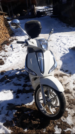 Vând scuter piaggio liberty ca nou!! - imagine 4