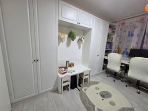 Vând apartament cu terasa și curte - imagine 2