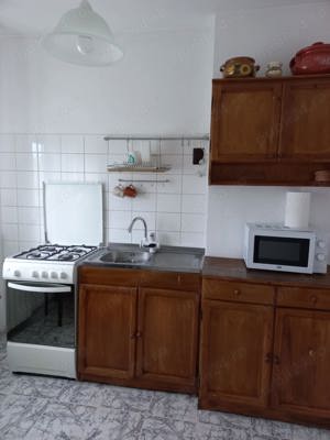 Vand apartament 2 camere,  zona centrală  - imagine 5