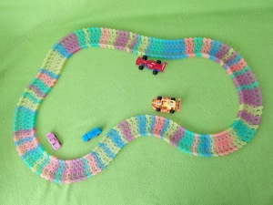 Pista jucarie pentru masinute lungime aproximativ 3,00 m