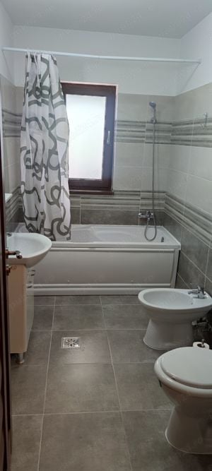 Închiriez apartament 2 camere cu loc de parcare privat - imagine 7