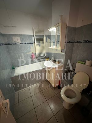 Apartament parter cu centrala vis-a-vis de Biserica Sf Petru si Pavel - imagine 5