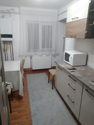 închiriez apartament cu 2 camere  - imagine 8