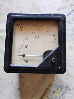 Aparat măsurat tensiunea electrica