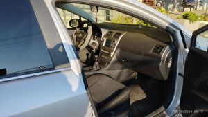 Toyota Avensis T27 - imagine 9