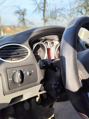 Ford focus 1.6 TDCI Limuzină  - imagine 2