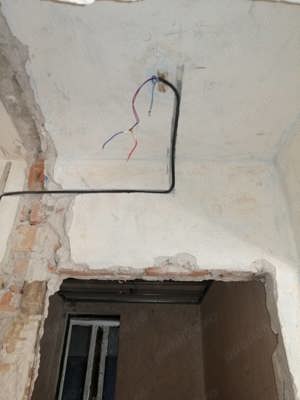 Demolări gresie, faianță, șapă și curățare gled pereți 