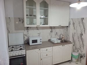 Apartament 2 camere, de închiriat.