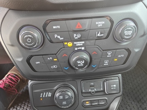 Vând jeep renegade hybrid plug in 4x4  - imagine 1
