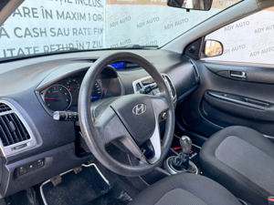 HYUNDAI i20 . Unic proprietar pe Germania . Motorizare  1120 Diesel .75  Cp. Euro  5  .Rate fixe .  - imagine 13
