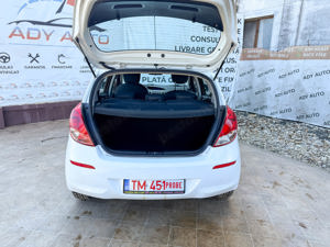 HYUNDAI i20 . Unic proprietar pe Germania . Motorizare  1120 Diesel .75  Cp. Euro  5  .Rate fixe .  - imagine 6