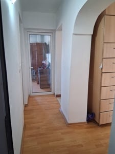 Vând apartament 3 camere situat în centrul comunei 67mp acte valabile 1 singur proprietar  - imagine 5