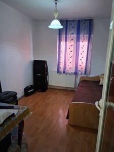 Vând apartament 3 camere situat în centrul comunei 67mp acte valabile 1 singur proprietar  - imagine 3