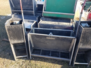 Vand boxe fatare scroafe si hranitori automate - imagine 3 Vand boxe fatare scroafe si hranitori automate - imagine 3