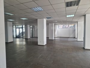 Spatiu comercial , 290 mp, demisol foarte luminos, zona Billa