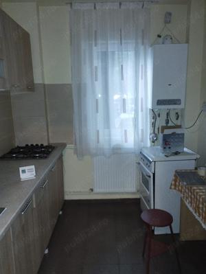 Închiriez apartament - imagine 3