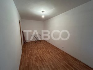 Apartament spatios cu 3 camere si 2 bai in Vasile Aaron - imagine 9