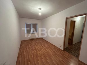 Apartament spatios cu 3 camere si 2 bai in Vasile Aaron - imagine 10