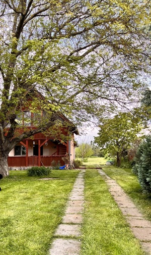 Casa cu curte si gradina la Aninoasa vand sau schimb