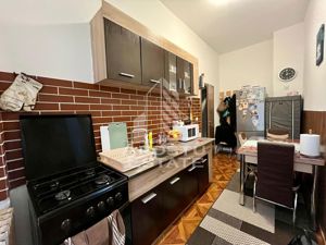 Apartament 2 camere, curte comuna,zona Traian - imagine 8