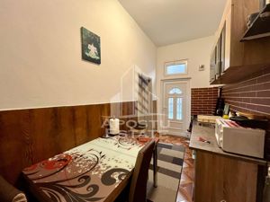 Apartament 2 camere, curte comuna,zona Traian - imagine 7