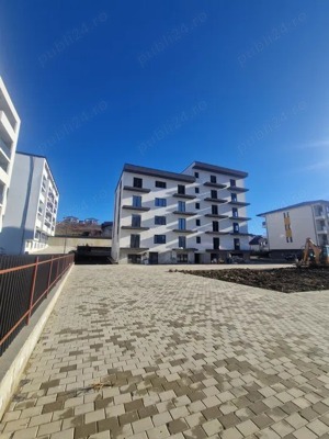 Apartament cu trei camere de vanzare