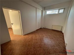 Sp comercial stradal, 70 mp, trifazic, 3 intrari, b.dul Independentei - imagine 4