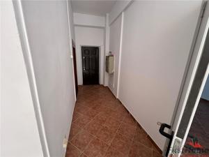 Sp comercial stradal, 70 mp, trifazic, 3 intrari, b.dul Independentei - imagine 8