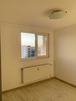 Apartament 3 camere de  vanzare Drumul Taberei, - imagine 7