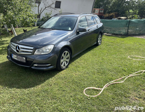 Vând Mercedes-benz C220