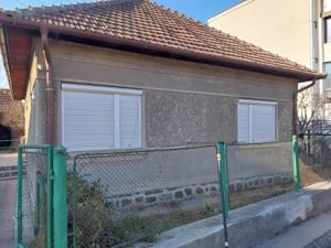 Casa,anexe,curte,gradina