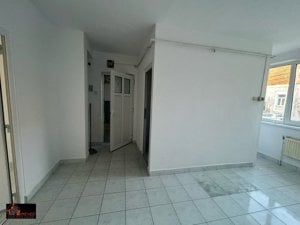 APARTAMENT SEMICENTRAL 3 CAMERE PARTER INALT  - imagine 6