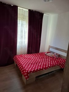 Închiriez Apartament 4 camere ,bucătărie, baie, etaj intermediar 