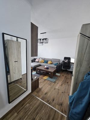 De vanzare Direct de la proprietar !! Apartament cu 2 camere Giroc - imagine 2