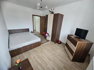 Inchiriere 1 camera dintr-un apartament cu 3 camere. - imagine 1