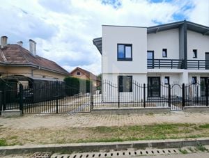 Casa in regim cuplat de vanzare, Recea