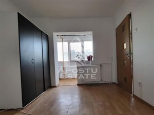 Apartament cu 2 camere, semidecomandat, etaj intemerdiar, zona Sagului - imagine 3